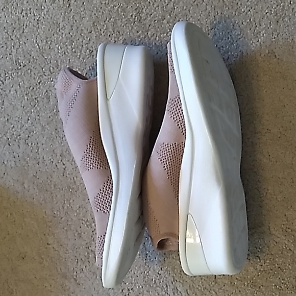 Women's New Dusty Rose Bzees Sandals, Size 10 - Picture 6 of 9